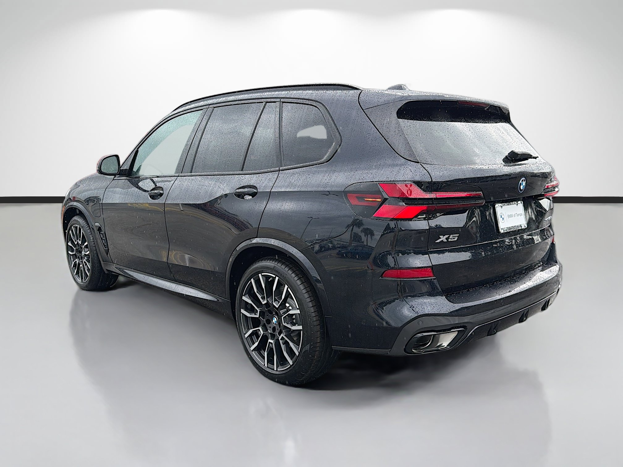 New 2026 BMW X5 xDrive50e w/ M Sport Package AWD/4WD image 5