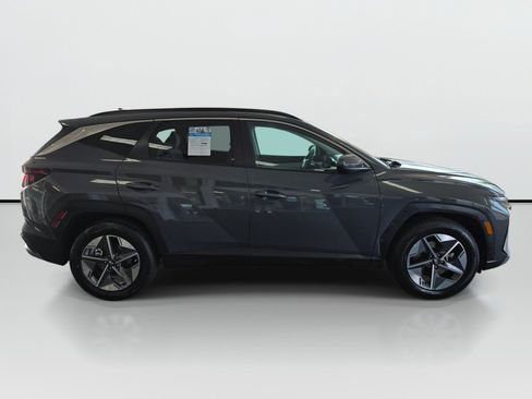 Used 2025 Hyundai Tucson SEL FWD image 2