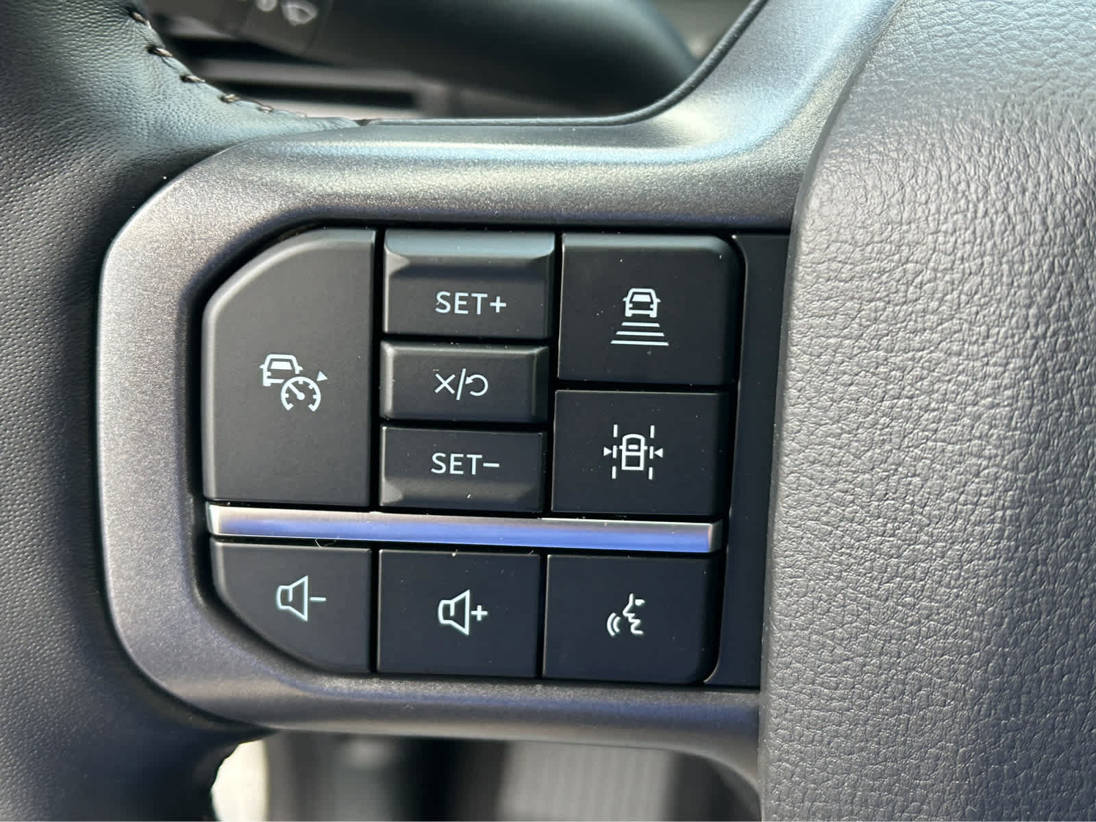 New 2023 Ford F150 Lightning Lariat AWD/4WD image 32