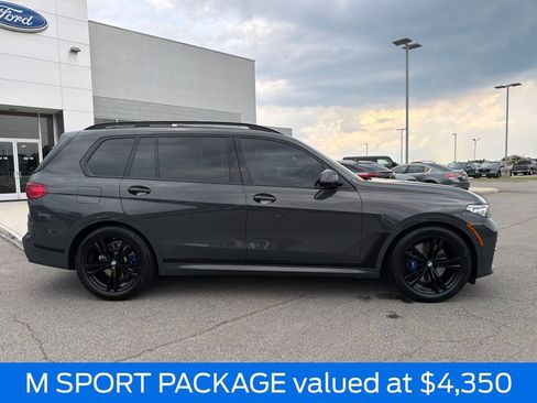 Used 2022 BMW X7 xDrive40i w/ M Sport Package AWD/4WD image 2