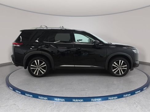 Used 2025 Nissan Pathfinder Platinum w/ Cargo Package AWD/4WD image 5