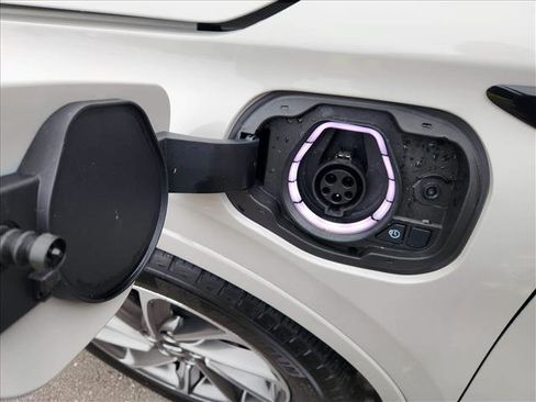 Used 2022 Lincoln Corsair Grand Touring w/ Elements Technology Bundle image 12