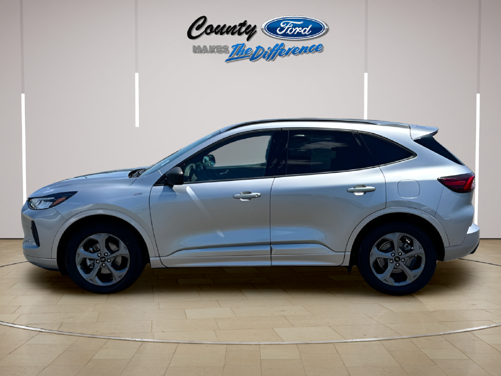 Used 2024 Ford Escape ST-Line w/ Tech Pack #1 FWD image 3