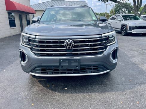 Used 2025 Volkswagen Atlas SE FWD image 9