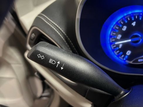 Used 2022 Chrysler Pacifica Touring-L image 37