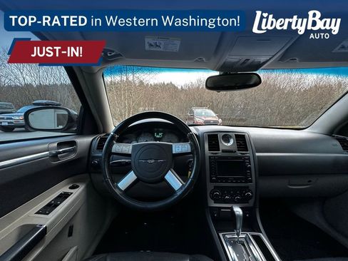 Used 2006 Chrysler 300 SRT8 w/ SRT Option Group II image 18