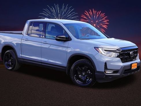 Used 2025 Honda Ridgeline Black Edition image 2