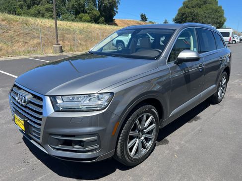 Used 2018 Audi Q7 3.0T Premium Plus w/ Premium Plus Package AWD/4WD image 5