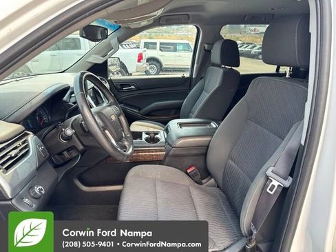 Used 2017 Chevrolet Suburban LS RWD image 10