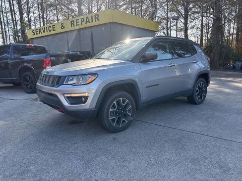 Used 2019 Jeep Compass Trailhawk image 2