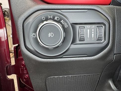 Used 2021 Jeep Wrangler Unlimited Rubicon w/ Uconnect 4C Nav & Sound Group AWD/4WD image 12