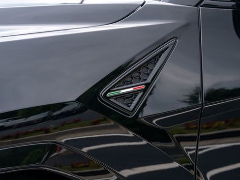 Used 2020 Lamborghini Urus AWD/4WD image 29