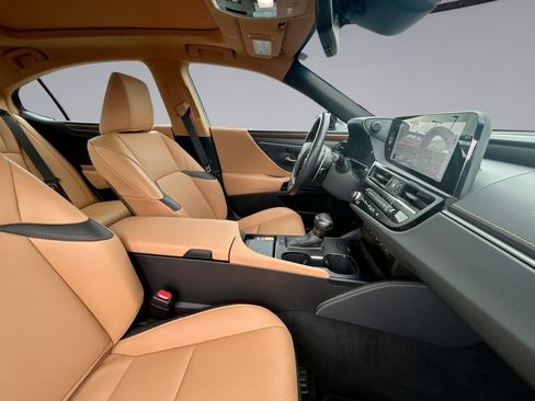 Used 2025 Lexus ES 350 w/ Premium Package FWD image 6