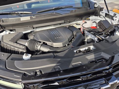New 2026 Chevrolet Traverse RS w/ LPO, Floor Liner Package FWD image 27