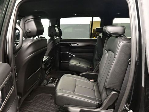New 2026 Jeep Grand Wagoneer Limited AWD/4WD image 11