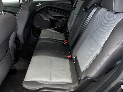 Used 2019 Ford Escape SE image 16