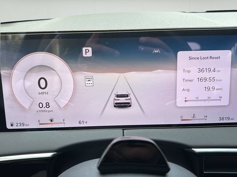Certified 2026 Genesis GV70 2.5T AWD/4WD image 28