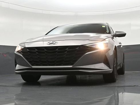 Used 2023 Hyundai Elantra Blue FWD image 30