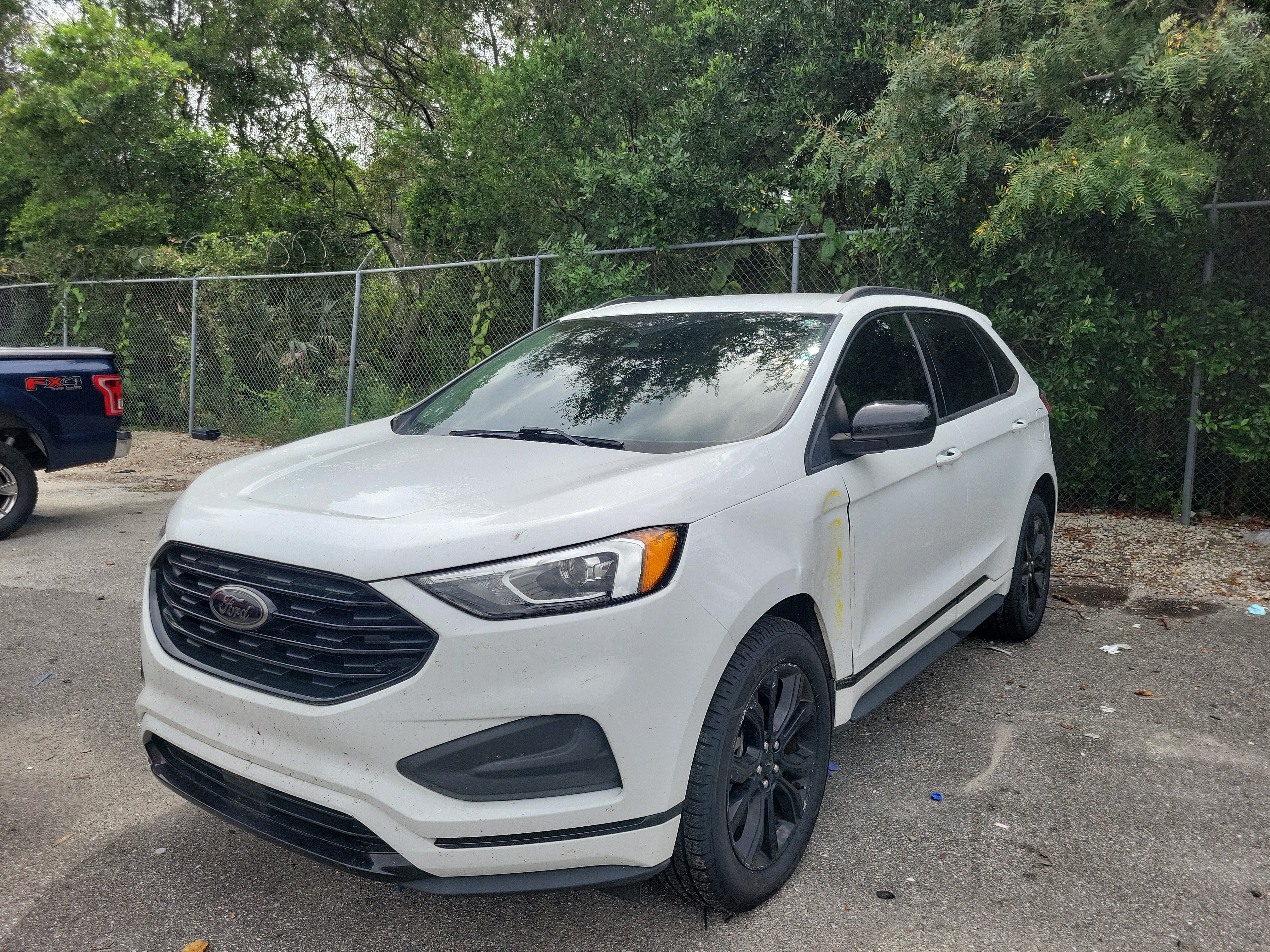 Used 2024 Ford Edge SE w/ Black Appearance Package AWD/4WD image 1