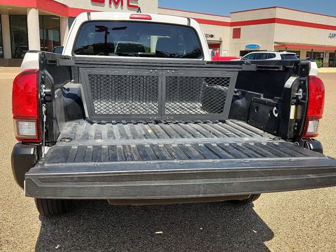 Used 2022 Toyota Tacoma SR RWD image 9