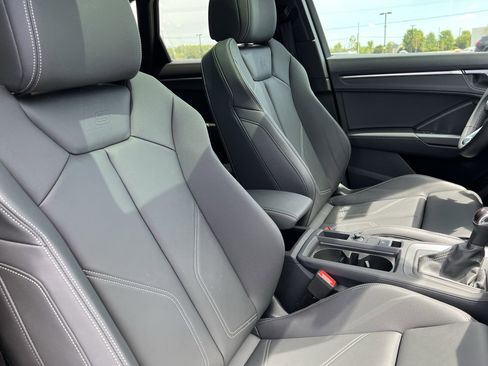 Used 2025 Audi Q3 2.0T Premium w/ Convenience Package AWD/4WD image 35