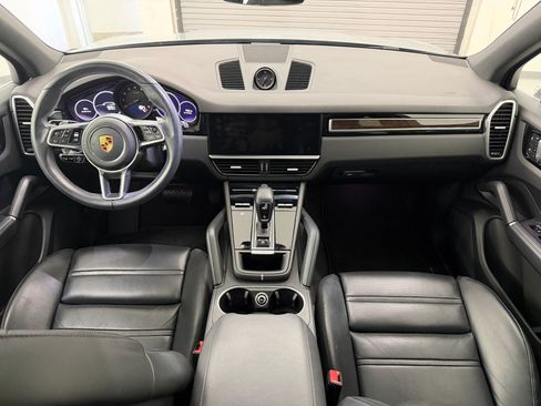Certified 2023 Porsche Cayenne AWD/4WD image 16