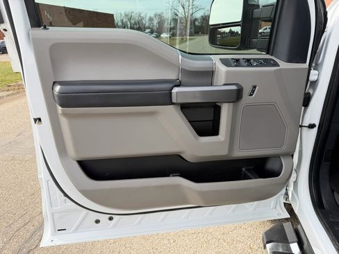 Used 2022 Ford F250 XLT w/ XLT Premium Package image 16