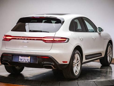 Certified 2025 Porsche Macan AWD/4WD image 7