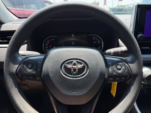 Used 2023 Toyota RAV4 LE AWD/4WD image 32