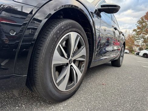 Certified 2024 Audi Q8 e-tron Premium Plus w/ Premium Plus Package image 10