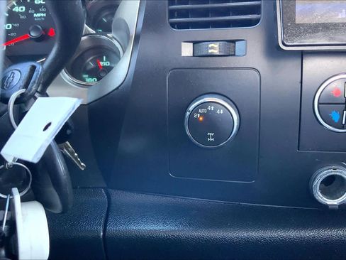 Used 2011 Chevrolet Silverado 1500 LT w/ All-Star Edition AWD/4WD image 34