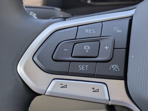 New 2026 Volkswagen Atlas SE FWD image 27