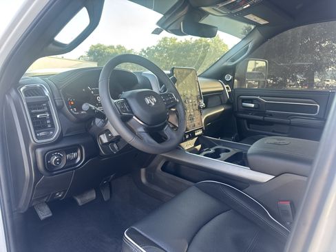 Used 2026 RAM 2500 Laramie AWD/4WD image 6