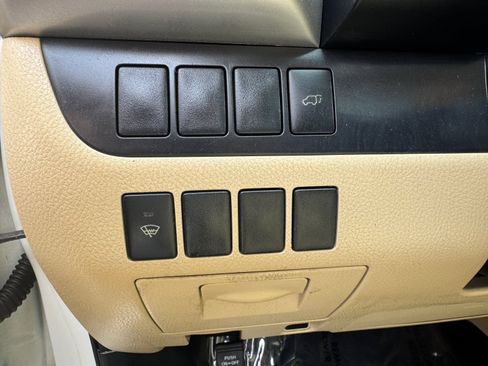 Used 2016 Toyota Highlander XLE AWD/4WD image 13