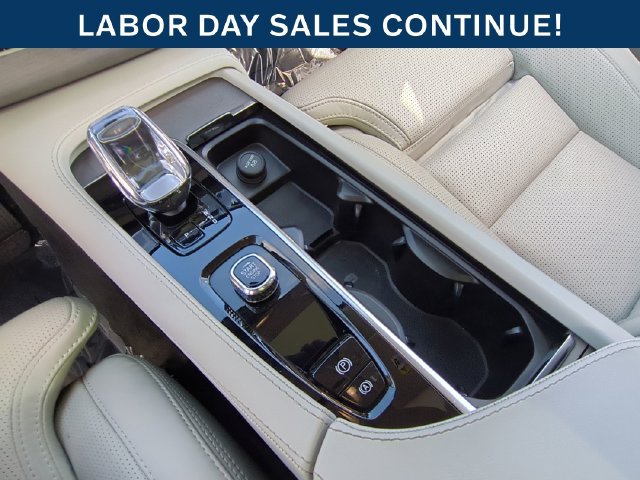 Certified 2024 Volvo XC90 B6 Ultimate w/ Protection Package Premier AWD/4WD image 23