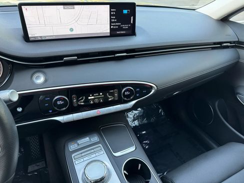 Used 2024 Genesis Electrified GV70 image 35