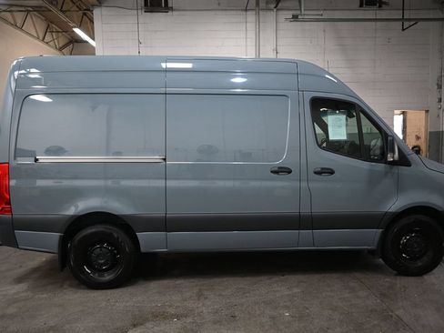 Used 2024 Mercedes-Benz Sprinter 2500 w/ Acoustic Package image 7