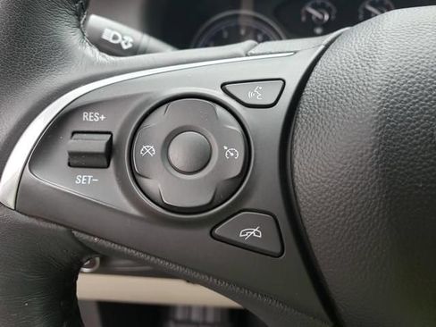 Used 2020 Buick Enclave Essence AWD/4WD image 16