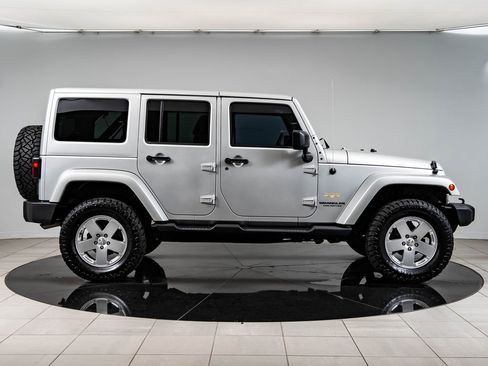 Used 2011 Jeep Wrangler Unlimited Sahara w/ Trailer Tow Group AWD/4WD image 11