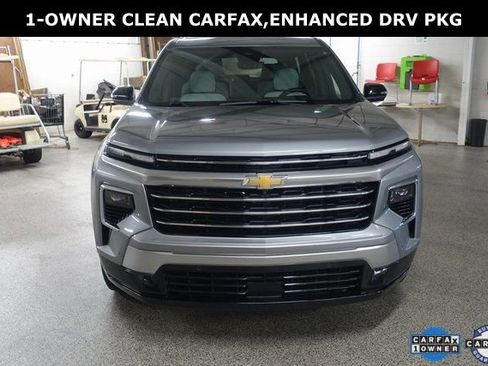Used 2024 Chevrolet Traverse RS FWD image 3