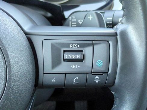 Certified 2025 Nissan Pathfinder SV FWD image 26