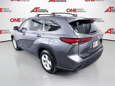 Certified 2023 Toyota Highlander LE image 5