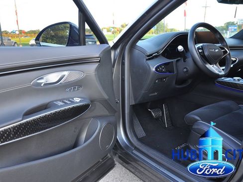 Used 2022 Genesis GV70 3.5T Sport w/ Sport Prestige Package AWD/4WD image 11