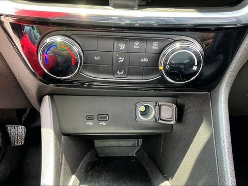 Used 2025 Buick Encore GX Sport Touring FWD image 16