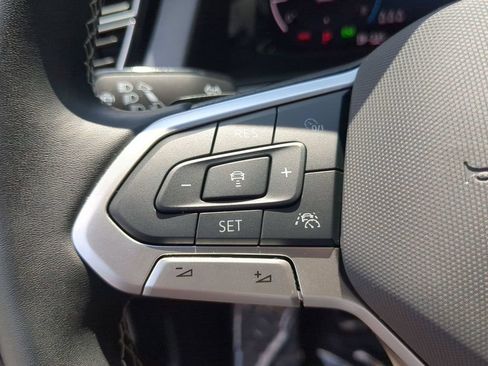 Used 2024 Volkswagen Atlas Cross Sport SE FWD image 26