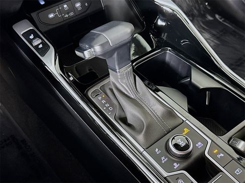 Used 2025 Kia Sorento SX image 17