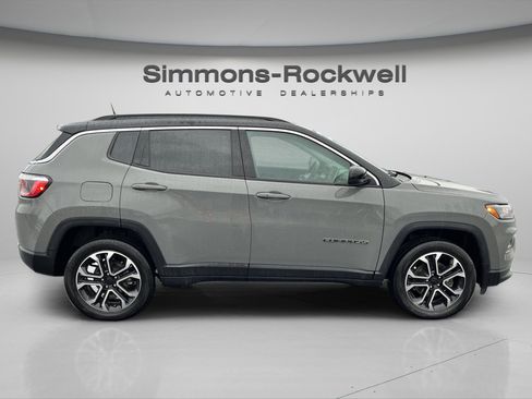Used 2022 Jeep Compass Limited image 8