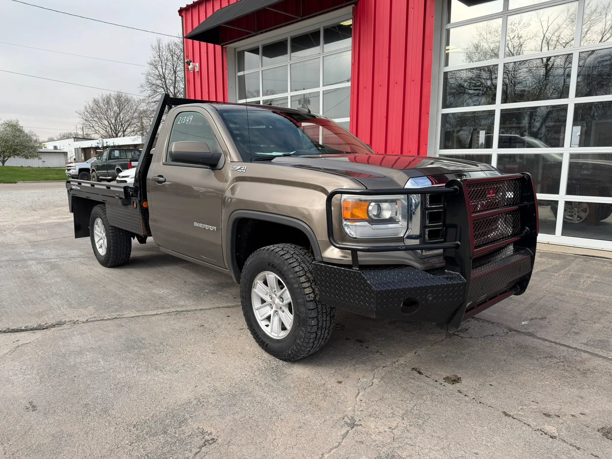 Used 2015 GMC Sierra 1500 SLE w/ SLE Preferred Package AWD/4WD image 2