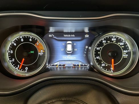 Used 2022 Jeep Cherokee Limited w/ Elite Package AWD/4WD image 10