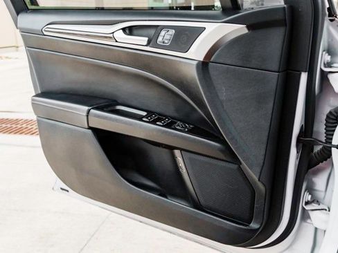 Used 2018 Ford Fusion SE w/ Equipment Group 602A image 19